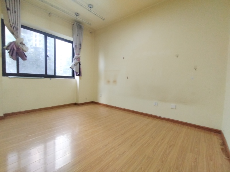 4室2廳2陽臺 融城優(yōu)郡臥室