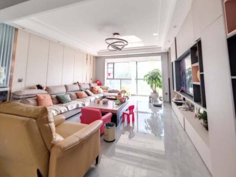 5室2廳2陽臺 翡翠灣客廳