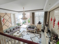 5室2廳3陽臺 清水木華別墅客廳