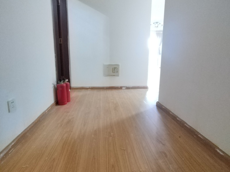 4室2廳2陽臺 融城優(yōu)郡門廳