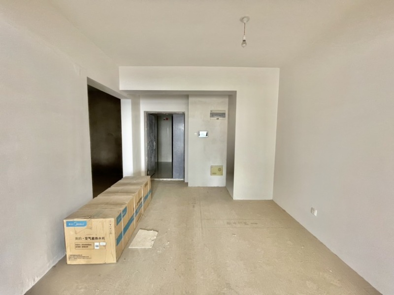 4室2廳2陽臺(tái) 金尚俊園一期餐廳