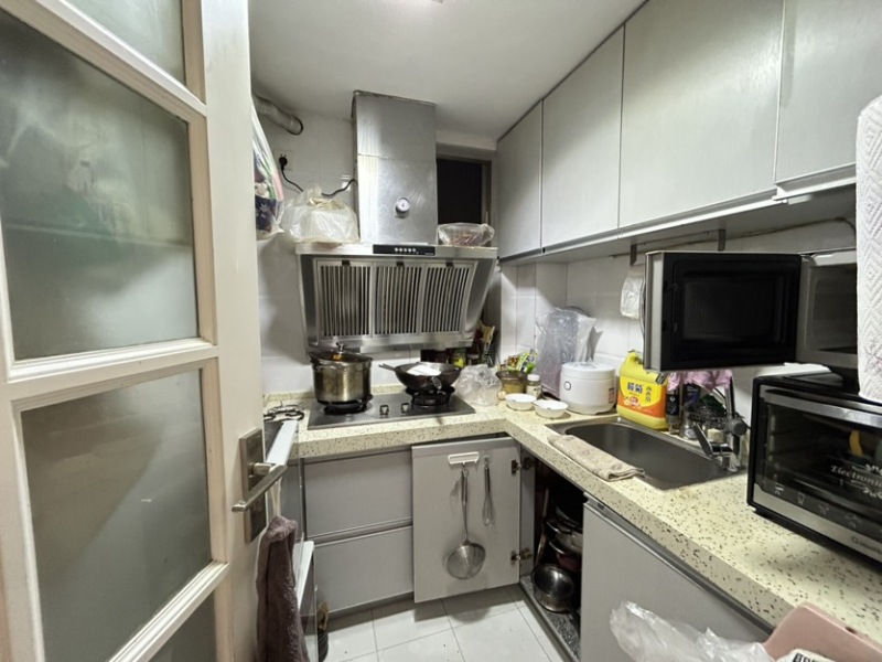 3室2廳1陽臺 候谷花園廚房