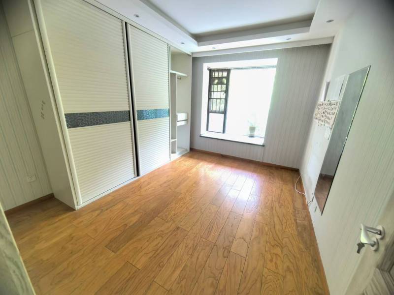 5室2廳2陽臺 清水佳湖雅居別墅臥室