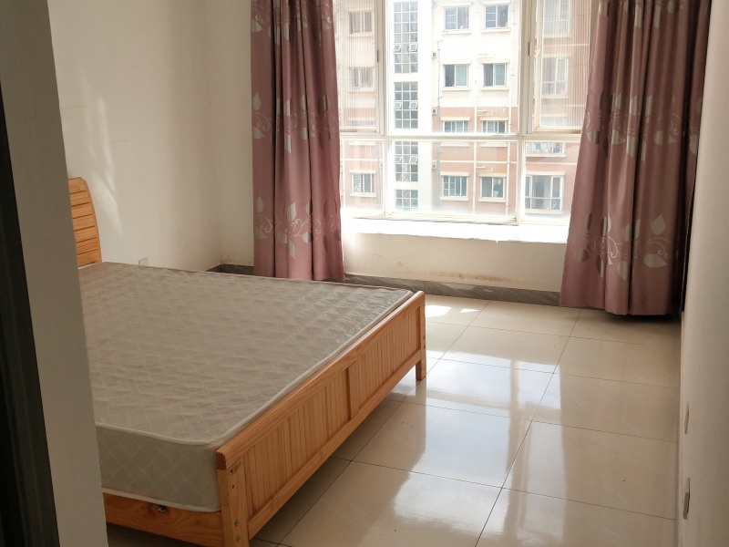 3室2廳1陽(yáng)臺(tái) 佳湖花園臥室