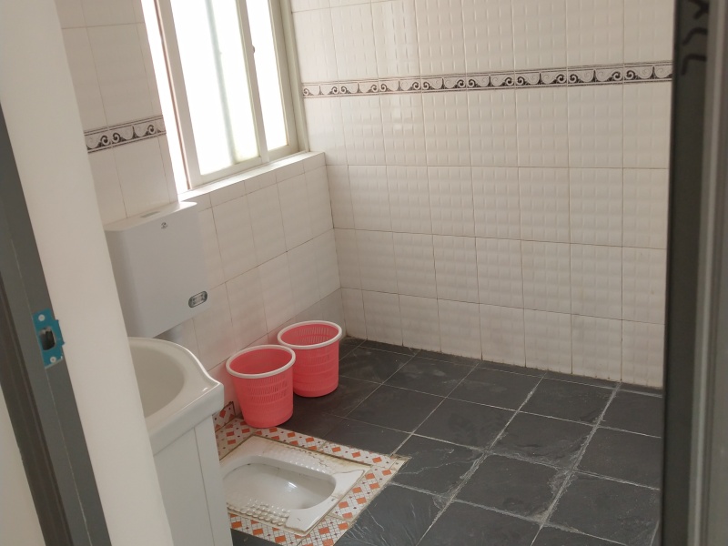 3室2廳1陽(yáng)臺(tái) 佳湖花園衛(wèi)生間