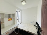 3室2廳2陽(yáng)臺(tái) 盛高大城二期臥室