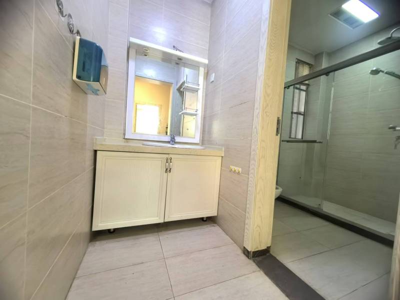 5室2廳2陽臺 清水佳湖雅居別墅衛(wèi)生間