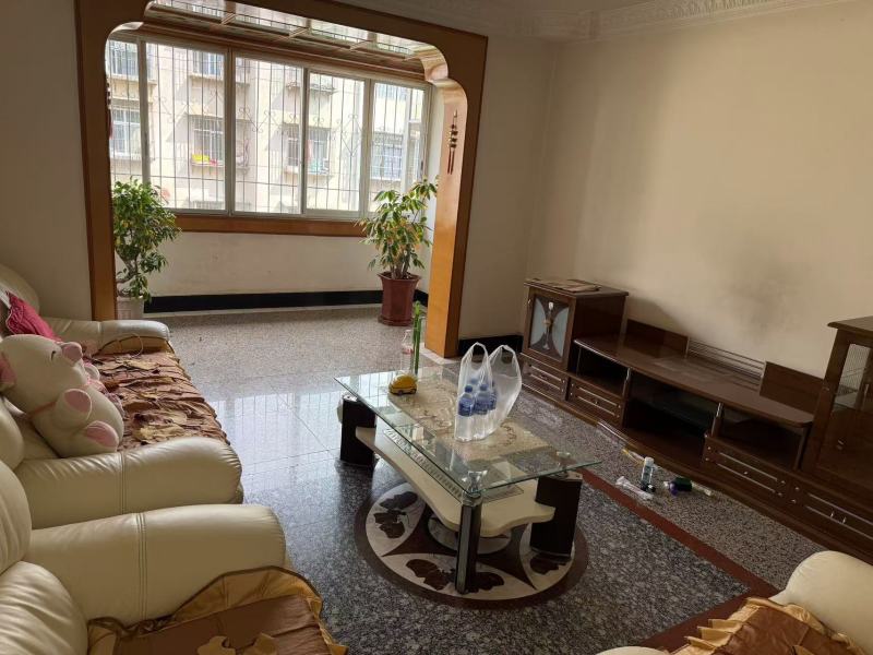 3室2廳1陽(yáng)臺(tái) 康宏小區(qū)客廳