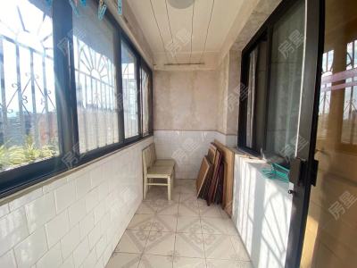 3室2廳2陽(yáng)臺(tái) 云南日?qǐng)?bào)報(bào)業(yè)集團(tuán)生活區(qū)