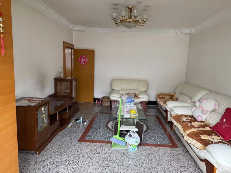 3室2廳1陽(yáng)臺(tái) 康宏小區(qū)客廳