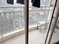 2室1廳1陽臺 中環(huán)金界陽臺