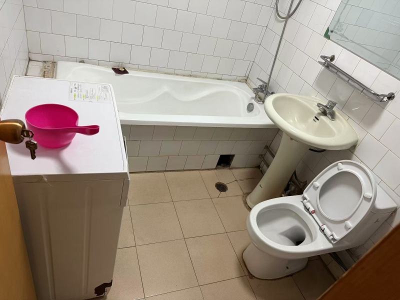 3室2廳1陽(yáng)臺(tái) 康宏小區(qū)衛(wèi)生間