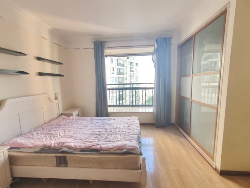 1室1廳1陽臺 中央麗城臥室