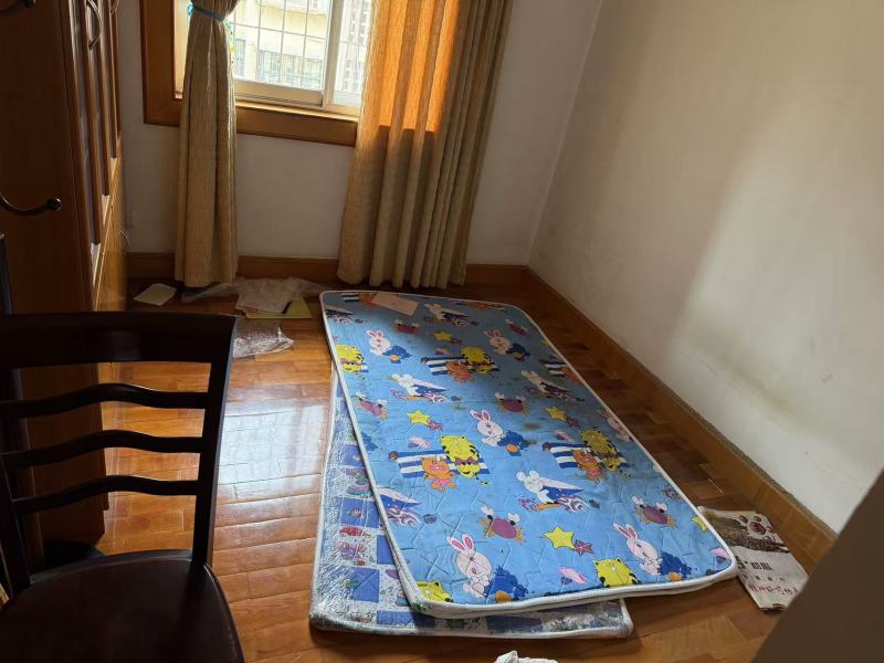 3室2廳1陽(yáng)臺(tái) 康宏小區(qū)臥室