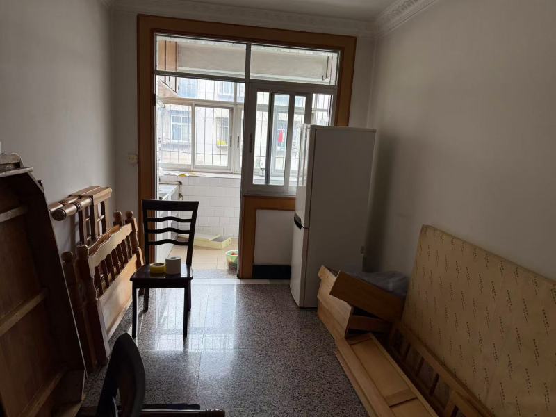 3室2廳1陽(yáng)臺(tái) 康宏小區(qū)餐廳