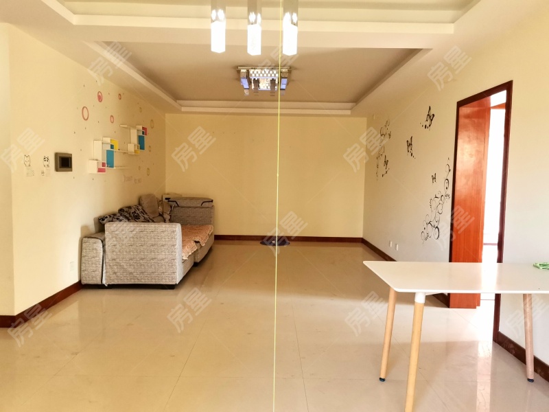 2室2廳2陽臺(tái) 同德錦江嘉園客廳