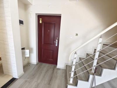 4室2廳1陽(yáng)臺(tái) 藍(lán)光水岸公園