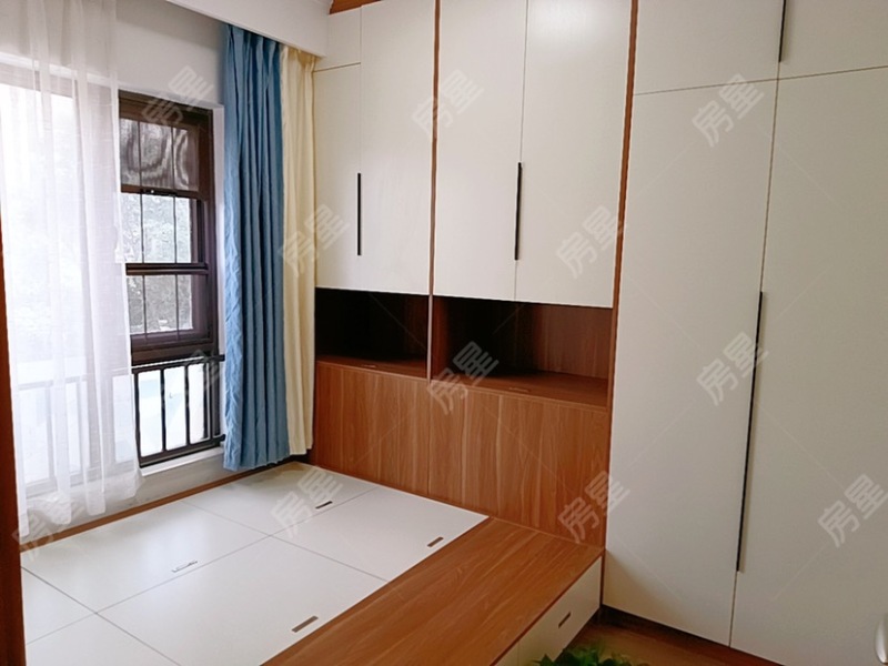 4室2廳1陽(yáng)臺(tái) 俊發(fā)城茉莉苑臥室