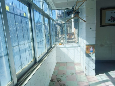 3室1廳1陽臺 小壩干休所