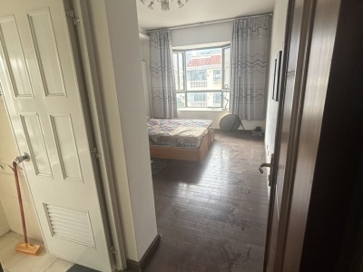 4室2廳1陽(yáng)臺(tái) 江東花城