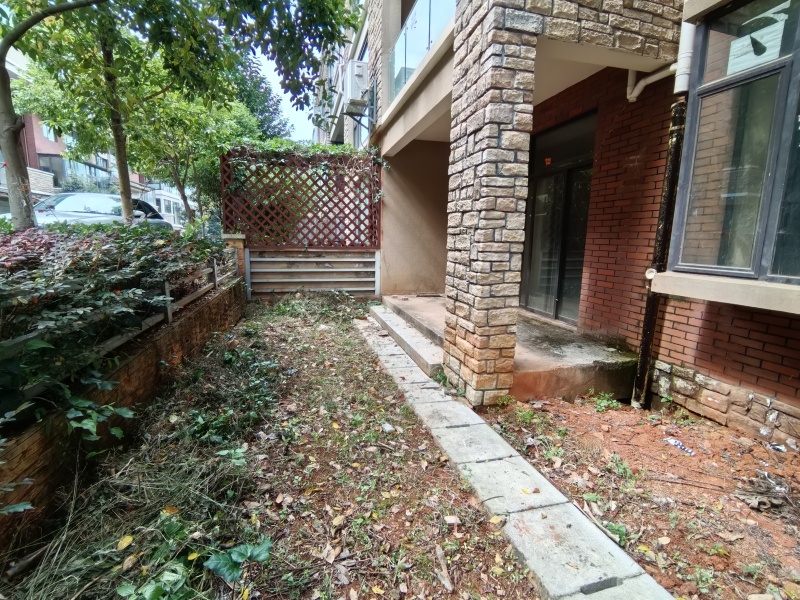 5室3廳1陽(yáng)臺(tái) 清水佳湖雅居別墅餐廳