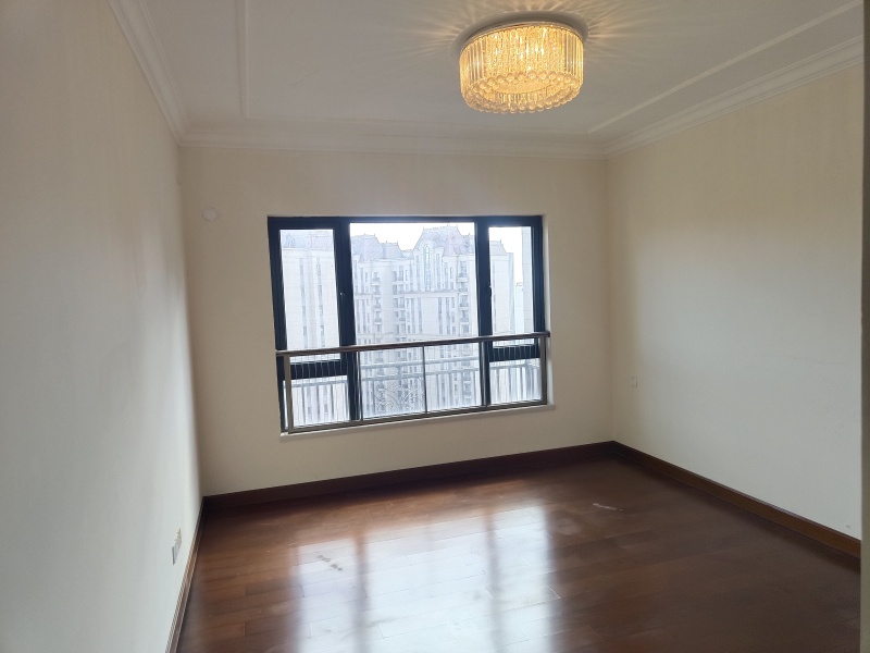 4室2廳2陽(yáng)臺(tái) 恒大云報(bào)華府臥室