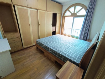 2室2廳1陽臺(tái) 頤園里