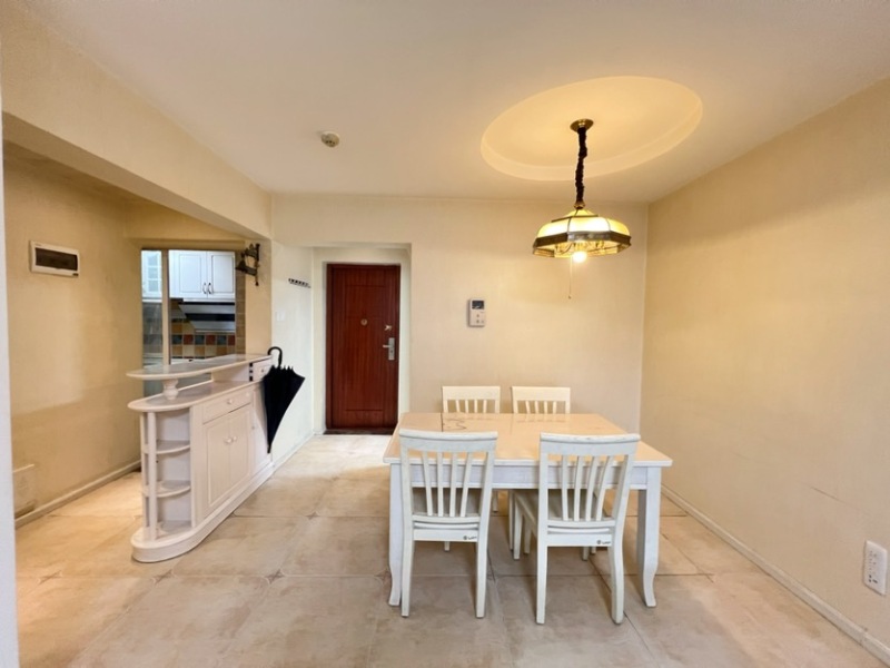 3室2廳1陽臺(tái) 葡萄街區(qū)天宇花園餐廳