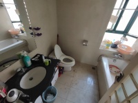 4室2廳2陽(yáng)臺(tái) 江東花城衛(wèi)生間