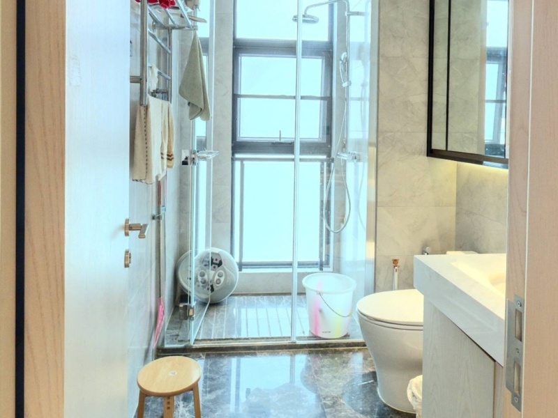 5室2廳2陽(yáng)臺(tái) 俊發(fā)逸天峰衛(wèi)生間