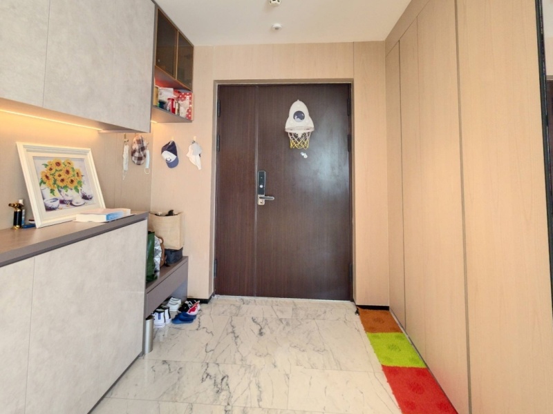 5室2廳2陽(yáng)臺(tái) 俊發(fā)逸天峰門廳