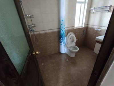 4室2廳2陽(yáng)臺(tái) 天保家園