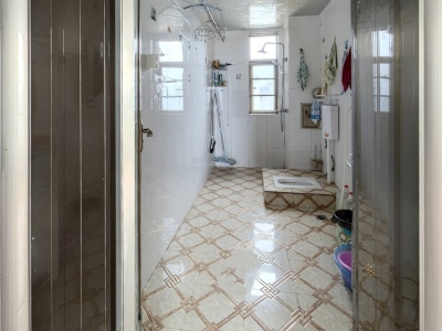 4室2廳2陽臺 龍江雅苑