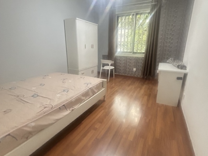 4室2廳1陽臺 白馬小區(qū)臥室