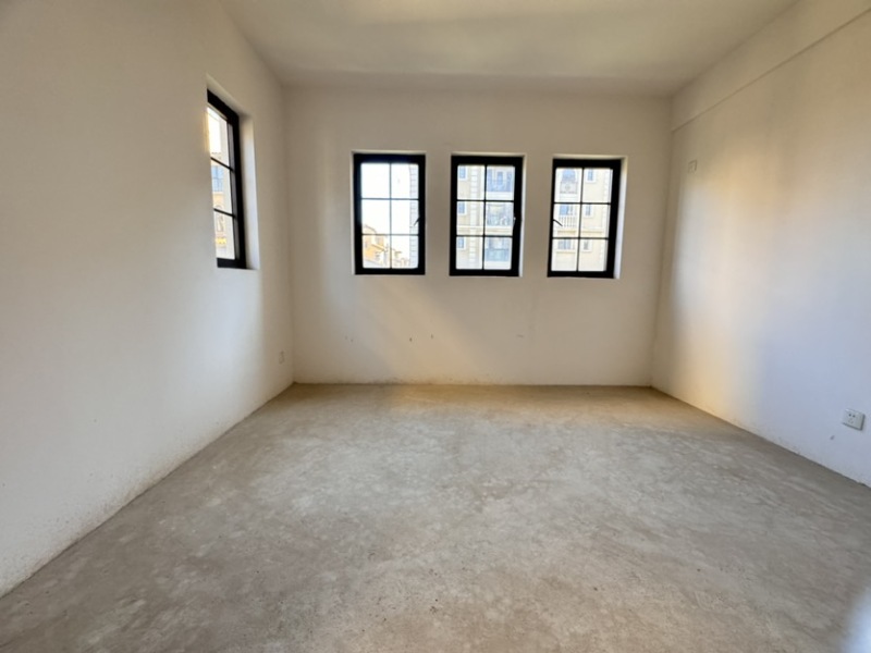 4室2廳2陽(yáng)臺(tái) 公園1903圣維望臥室