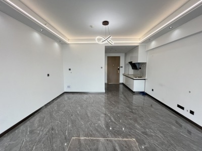 1室1廳1陽(yáng)臺(tái) 海倫堡中央廣場(chǎng)