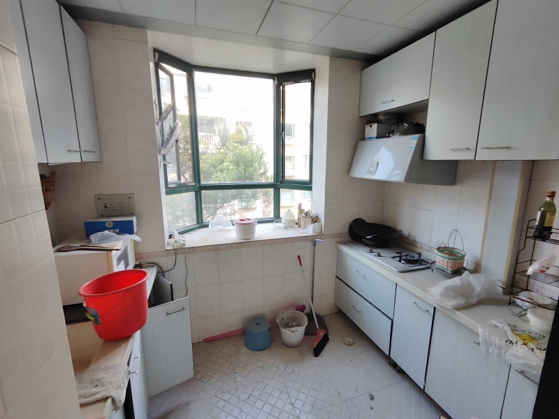 4室2廳2陽(yáng)臺(tái) 江東花城廚房