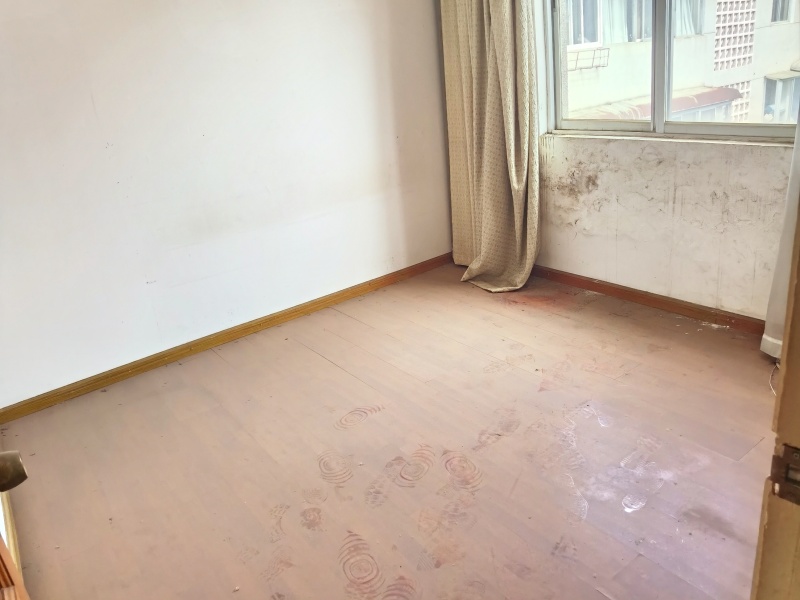 3室2廳1陽(yáng)臺(tái) 省委40號(hào)院臥室