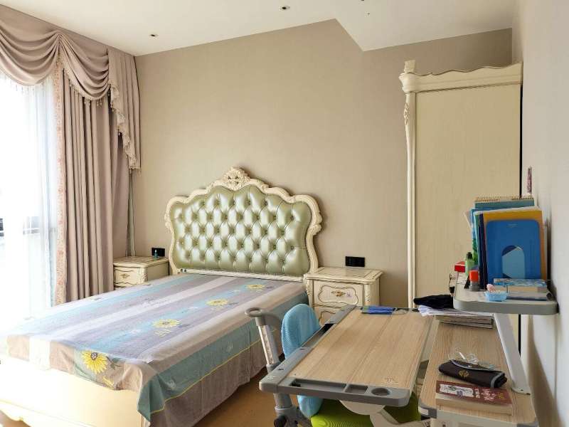 5室2廳2陽臺 俊發(fā)逸天峰臥室