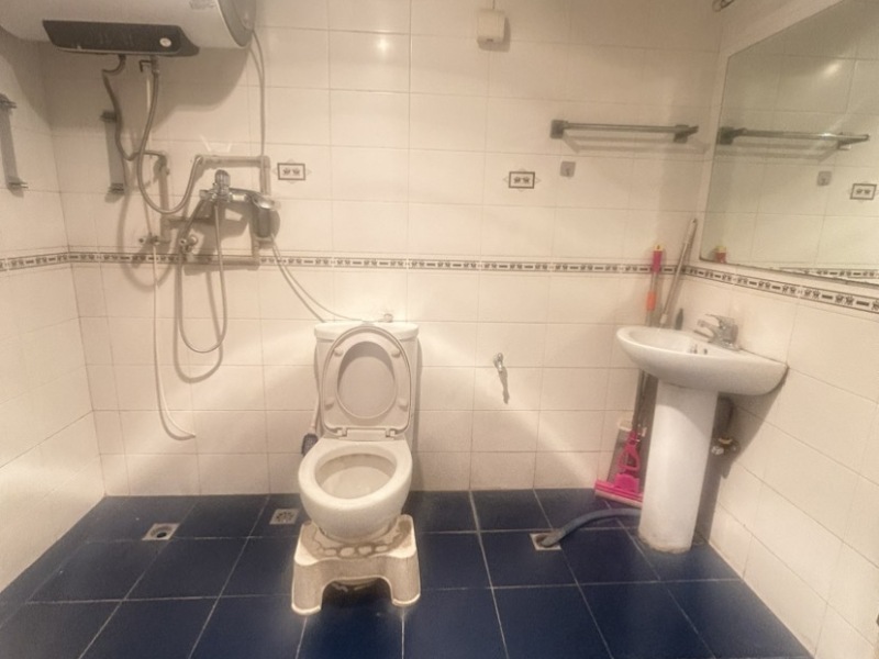 4室2廳1陽臺 白馬小區(qū)衛(wèi)生間