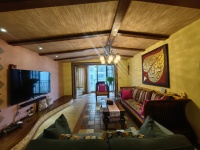 4室2廳2陽臺 彩云間花園客廳