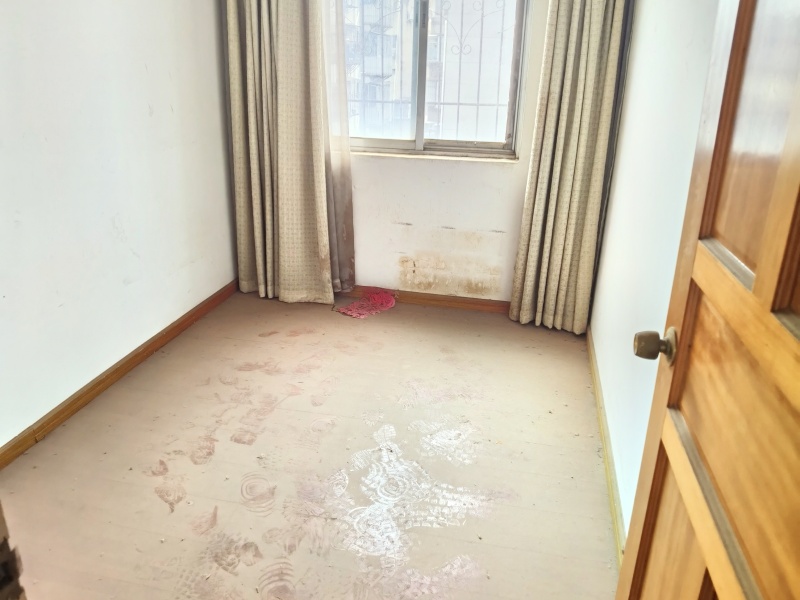 3室2廳1陽(yáng)臺(tái) 省委40號(hào)院臥室