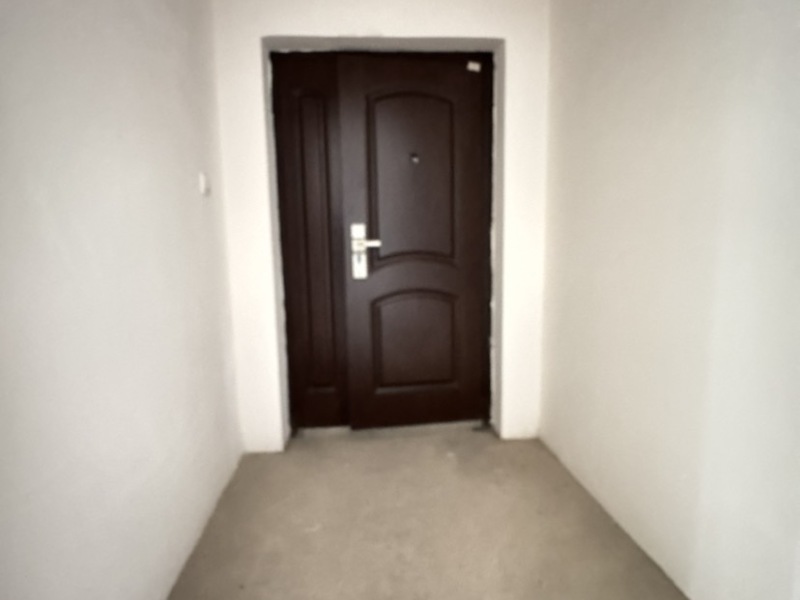 4室2廳2陽(yáng)臺(tái) 公園1903圣維望門廳