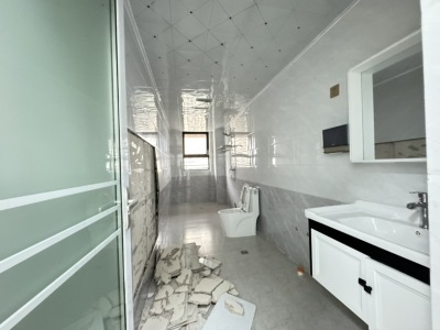 5室2廳2陽臺 俊發(fā)盛唐城未央郡(二期)衛(wèi)生間