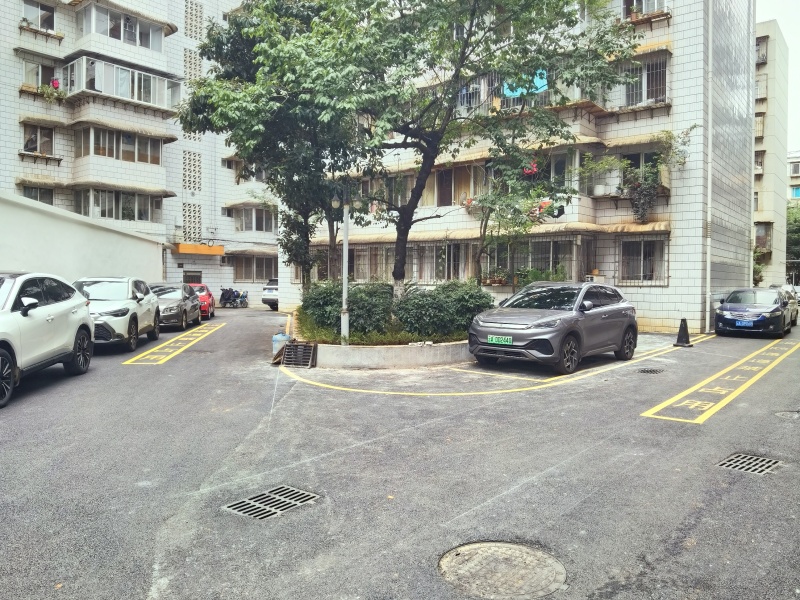 3室2廳1陽(yáng)臺(tái) 省委40號(hào)院其他