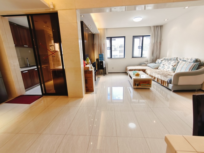 2室2廳1陽臺(tái) 錦尚華庭客廳