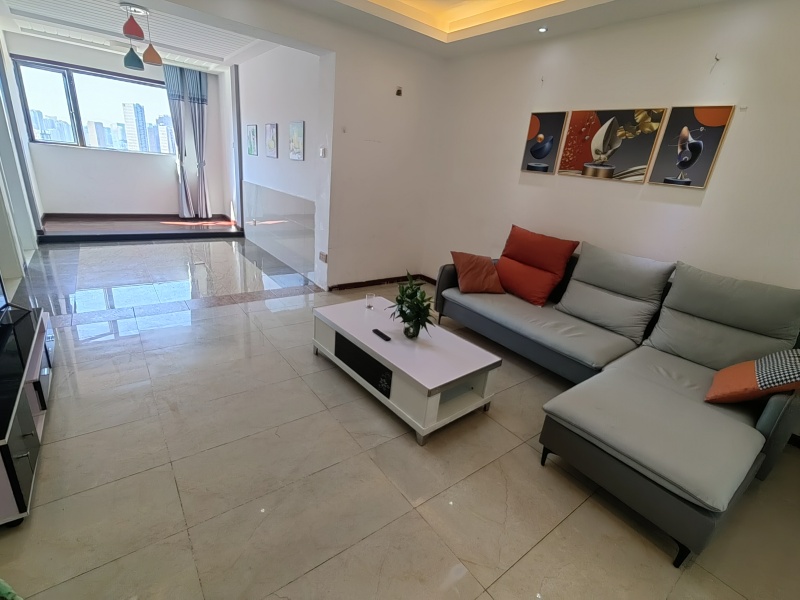 2室2廳1陽臺(tái) 南亞未來城客廳