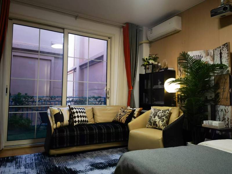 9室3廳4陽臺(tái) 云大知城一期別墅書房