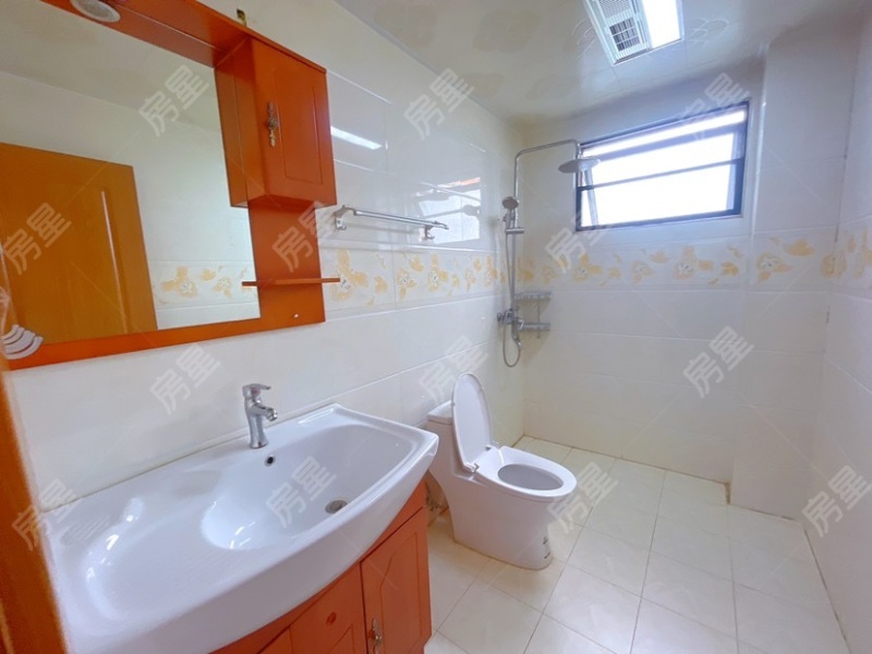 3室2廳2陽(yáng)臺(tái) 未名城A8衛(wèi)生間