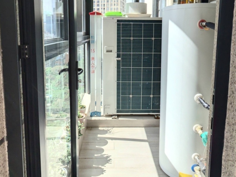 5室2廳2陽(yáng)臺(tái) 俊發(fā)逸天峰陽(yáng)臺(tái)